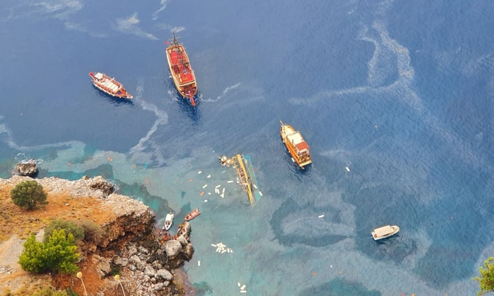 Alanya’da tur teknesi alabora oldu