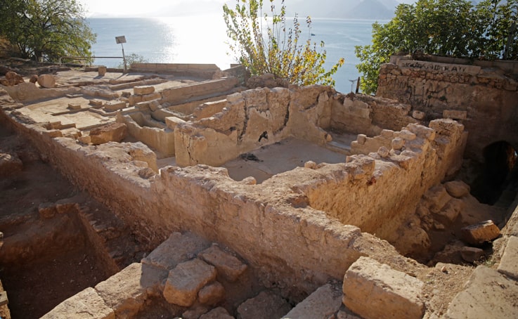 Hıdırlık Kulesi’nde arkeolojik kazı sürüyor