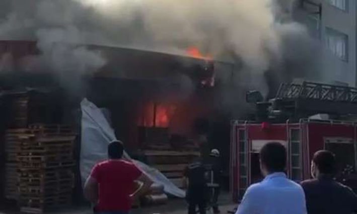 Antalya’da mobilya atölyesindeki yangın büyümeden söndürüldü