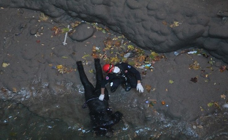 Kayıp gencin cesedi 50 metre derinlikteki obrukta bulundu