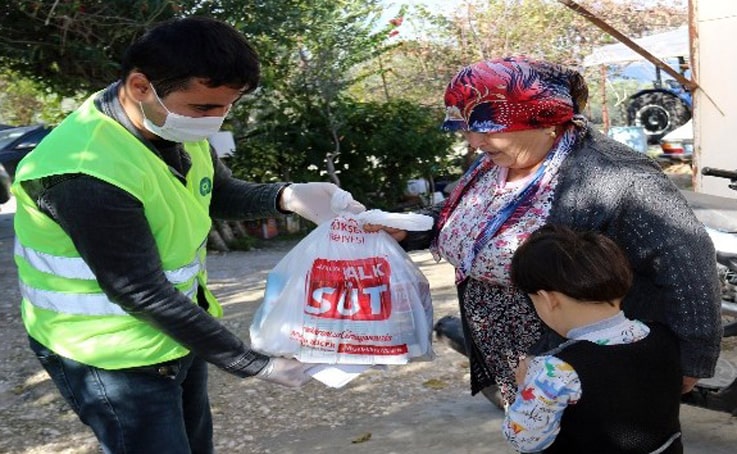 Büyükşehir’den çocuklara 224 bin litre süt