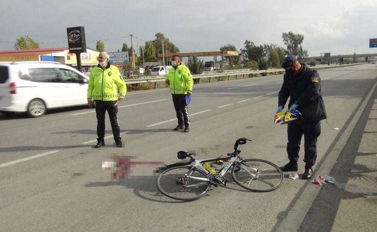 İşitme engelli Çek milli bisikletçi, yayaya çarptı: 1’i ağır 2 yaralı