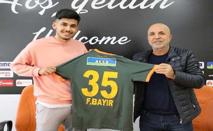 Alanyaspor genç stoperi renklerine bağladı