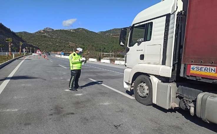 Antalya karayollarında trafik havadan denetlendi