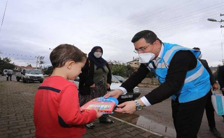 Tütüncü, Kepezli öğrencileri yalnız bırakmadı