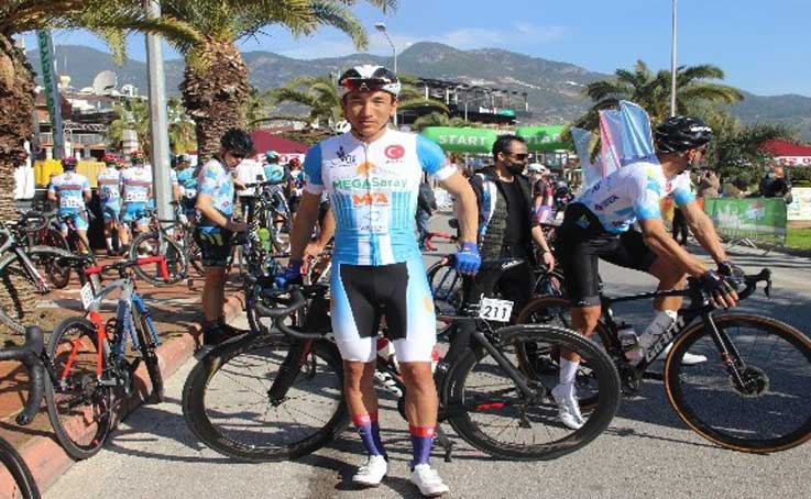 Alanya’da 16 ülkeden 170 sporcu pedal çevirdi