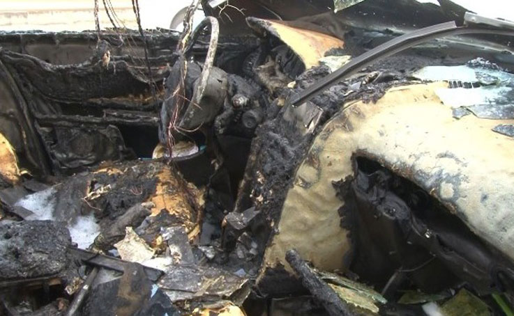 Antalya’da seyir halindeki otomobil alev alev yandı