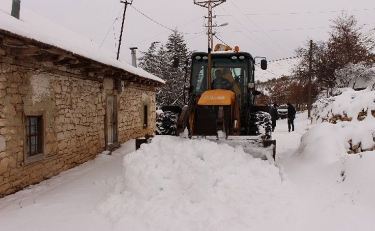 Büyükşehir Belediyesi’nin kar nöbeti devam ediyor