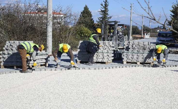 Döşemealtı Belediyesinden Yeşilbayır’a parke ve yol çalışması