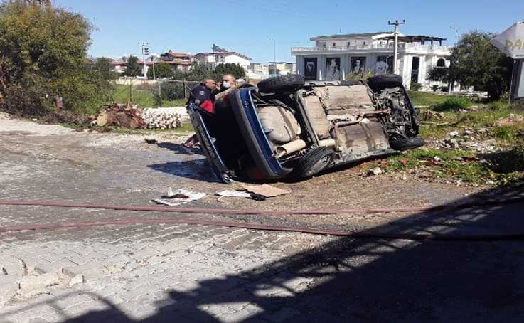 Antalya’da kaza yapan otomobil önce devrildi, sonra alev aldı