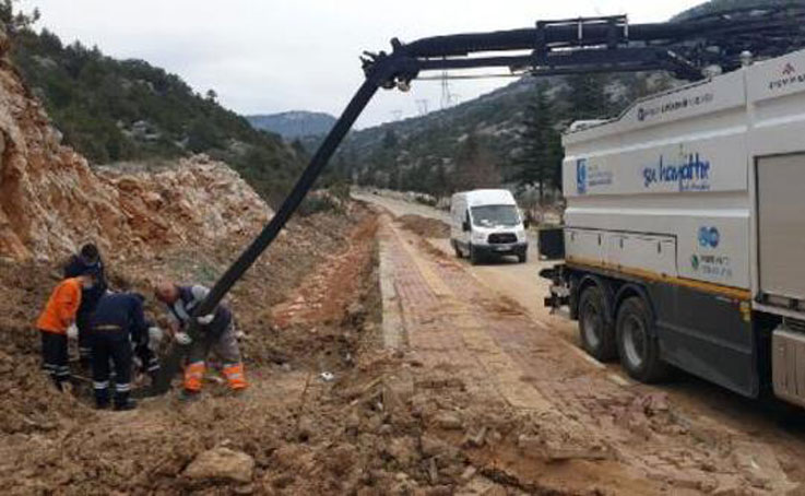 Akseki’de kanalizasyon hattına bakım