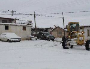 Karla kaplanan yollar açılıyor