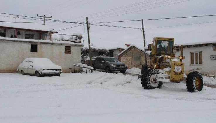 Karla kaplanan yollar açılıyor