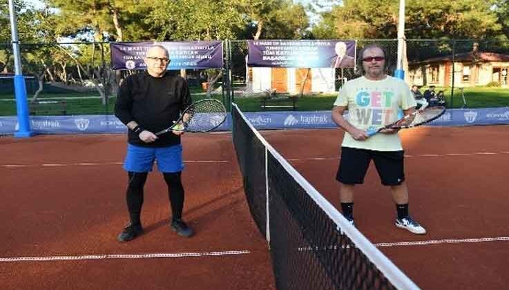 Doktorlar tenis turnuvasında buluştu