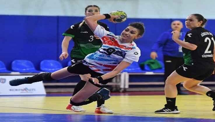 Mavi Kelebekler’in galibiyet coşkusu