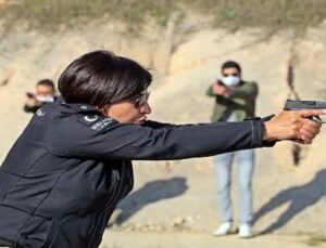 Kadın polislerin mermilerin gölgesindeki nefes kesen eğitimi