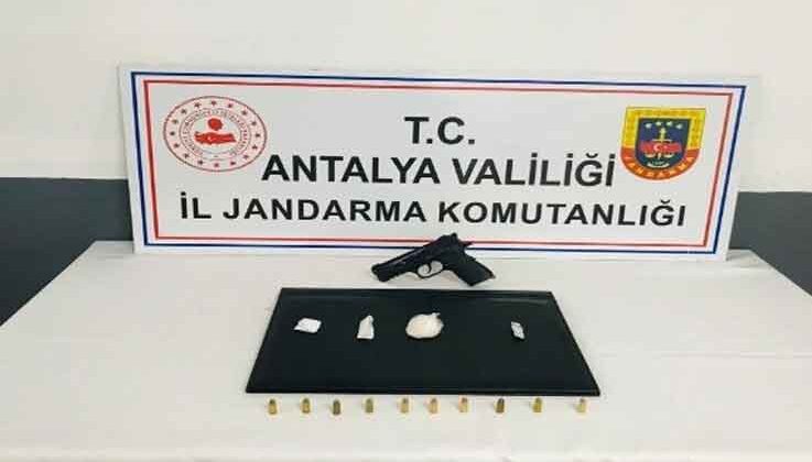 Antalya’da jandarmadan uyuşturucu baskını