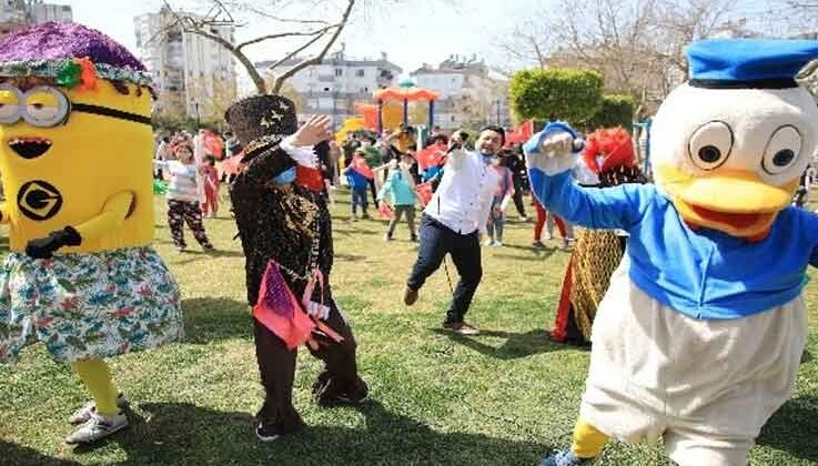 Antalya’da renkli Nevruz kutlaması