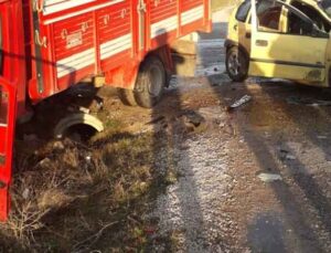 Antalya’da trafik kazası: 1 ölü ,2 yaralı