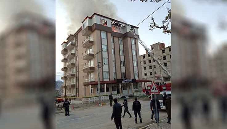 Çatı katındaki yangın korkuttu