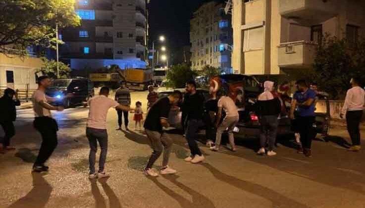 Kısıtlama saatinde 23 Nisan eğlencesi yapan gençler polisi görünce kaçtı