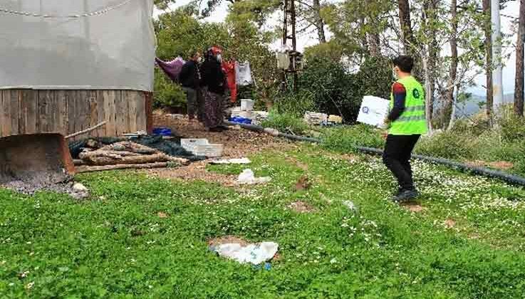 Karantina bölgesine gıda paketi yardımı