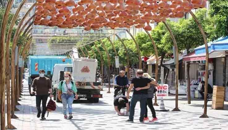 Alanya’nın Kabak Sokağı engellerle hayat buldu