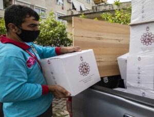 Alanya Belediyesi ramazan paketlerini dağıtmaya başladı