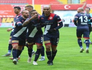 Antalyaspor’da Naldo 1 attı, 3 getirdi