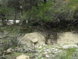 Antalya’da tarihi mezarlar tahrip ediliyor