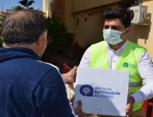 Gıda paketleri Alanya’da ihtiyaç sahipleri ile buluştu