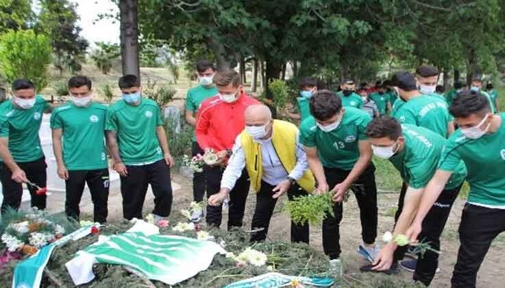 Serik Belediyesporlu futbolculardan Ali Aksu’ya vefa