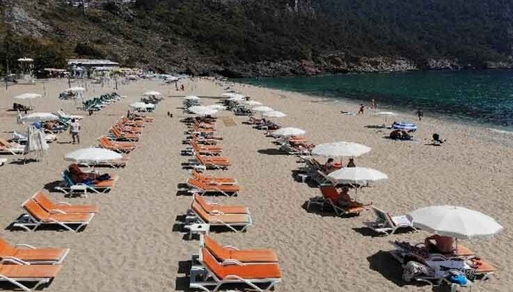 Alanya’da tarihi sessizlikte sahiller turistlere kaldı