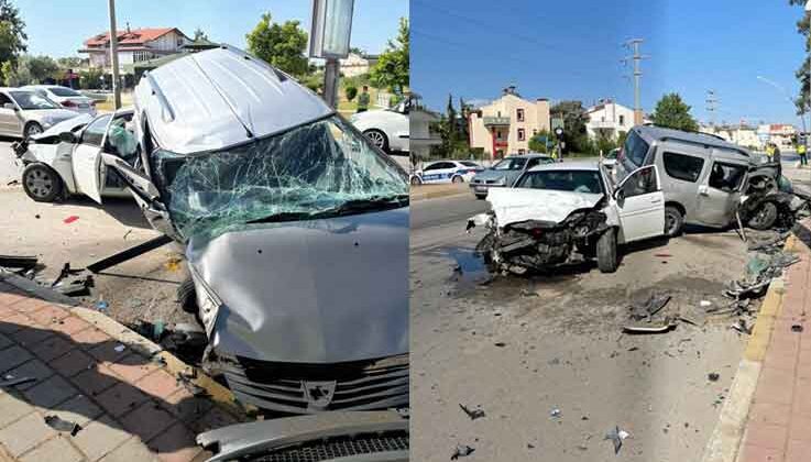 Boş yolda kafa kafaya çarpıştılar: 1 ağır yaralı