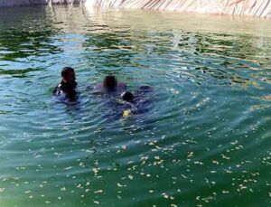 Sulama havuzuna giren 2 arkadaş boğuldu