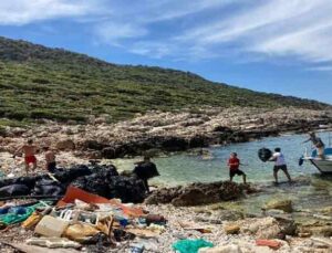 3 gün boyunca denizden 500’e yakın farklı atık çıkartıldı