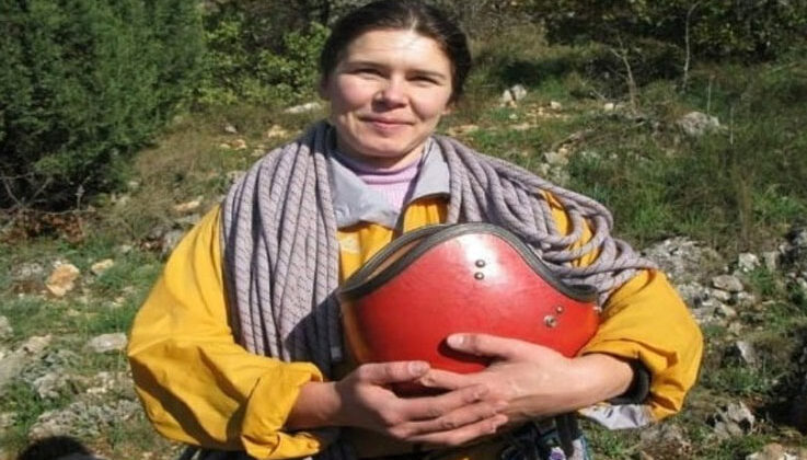 Arama kurtarma ekipleri Ukraynalı kayıp kadın dağcı için zirveye ulaştı
