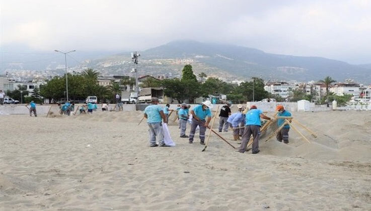 Alanya Galip Dere Plajı’nda yeni sezon hazırlıkları