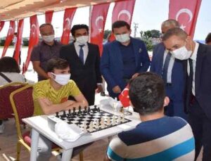 Kumluca’da satranç turnuvası başladı
