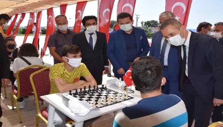 Kumluca’da satranç turnuvası başladı