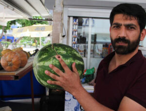 Ticari taksi şoförünün duba ile karşılık verdiği kurşunlardan biri manava isabet etti