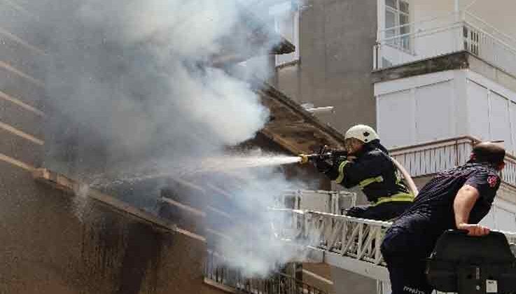 Antalya’da metruk bina bir haftada 3 kez yandı