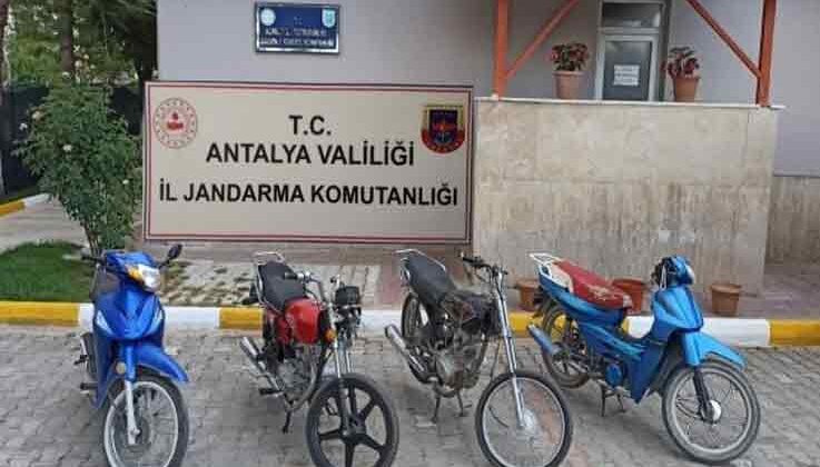 Motosiklet hırsızları yakalandı