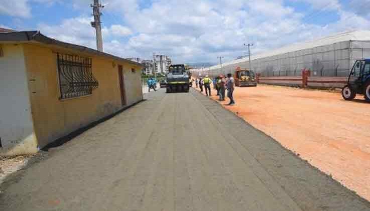 Alanya’da yollarda yeni beton yol uygulaması