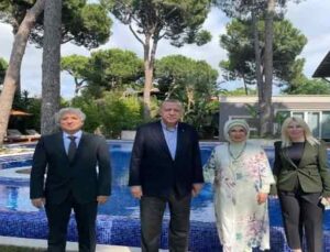 Cumhurbaşkanı Erdoğan, Rektör Özkan ve eşi Ömer Özkan’la bir araya geldi