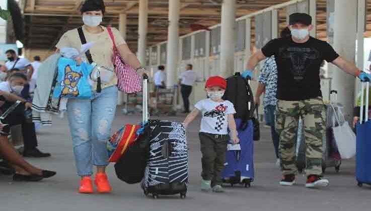 3 haftada 518 bin kişi hava yoluyla Antalya’ya geldi
