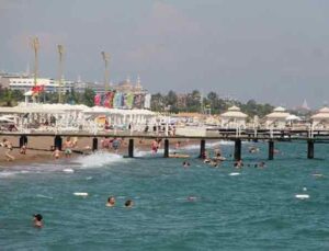 Antalya’ya akan Rus turistlerin ilk adresi deniz oldu