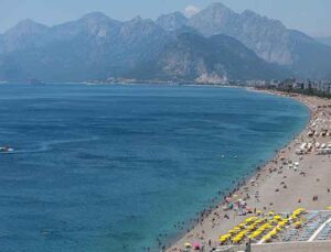 Antalya sahillerinin suyu ‘mükemmel’
