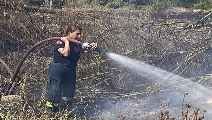 Kadın itfaiye erinin yangınla imtihanı