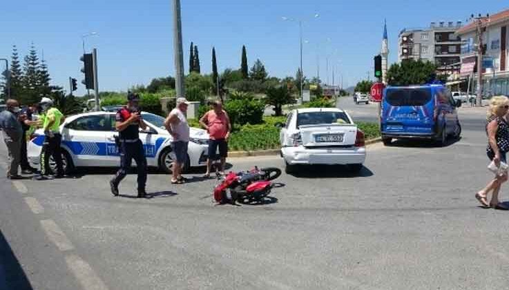 Zincirleme kazada motosiklet sürücüsü ölümden döndü